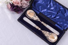 画像6: アンティークシルバー、シルバープレート製　パーシャルギルト　透かし細工　白蝶貝ハンドル ヴィクトリアン　サービングカトラリーセット (6)