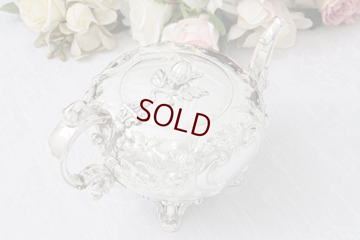 画像6: アンティークシルバー、アンティーク銀器　シルバープレート製　ヴィクトリア時代中期　ヴィクトリアンロココスタイル　手彫り打ち出し　ティーポット (6)