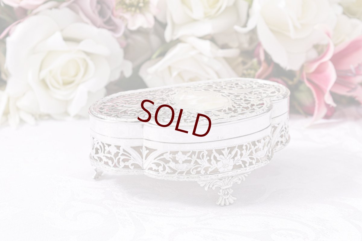 画像3: アンティークシルバー、アンティーク銀器、純銀製（925）1919年  ハンドカット透かし細工 小鳥とお花のポプリケース (3)