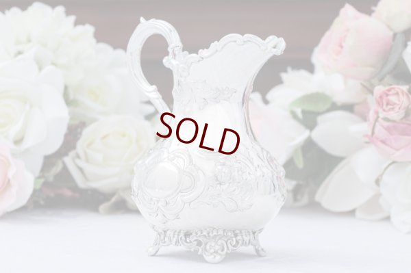 画像12: アンティークシルバー、アンティーク銀器　シルバープレート製　ヴィクトリア時代後期　ハンドチェイシング　ルイスタイル　ティー３点セット