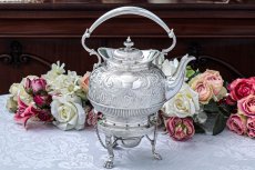 画像4: アンティークシルバー、アンティーク銀器  手彫りお花とスクロール彫刻 バチェラーサイズ　ティーケトル＆スタンド (4)