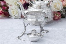 画像9: アンティークシルバー、アンティーク銀器  手彫りお花とスクロール彫刻 バチェラーサイズ　ティーケトル＆スタンド (9)