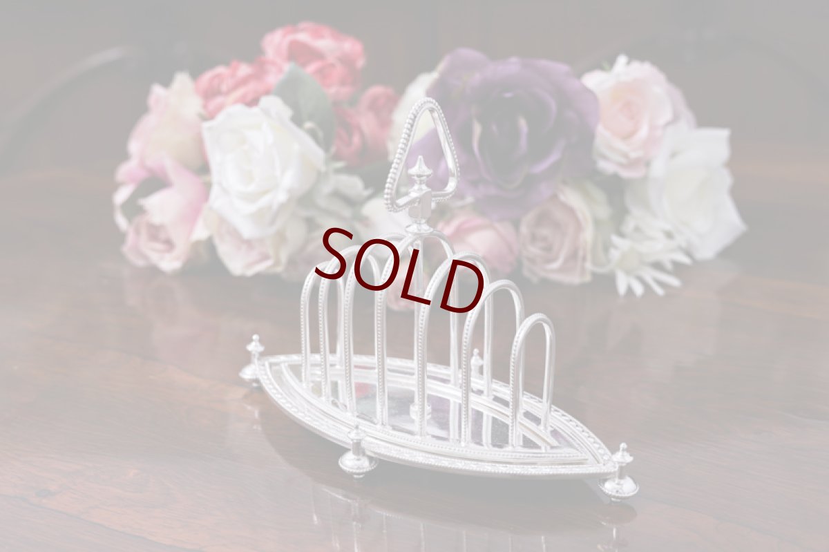 画像4: アンティークシルバー、アンティーク銀器、シルバープレート製　ヴィクトリアン後期　エレガントなトーストラック (4)