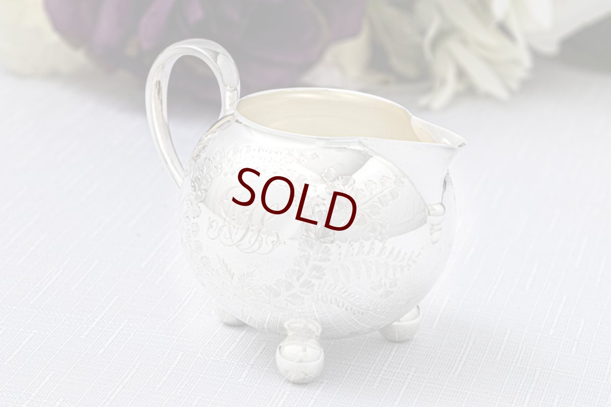 画像15: アンティークシルバー　アンティーク銀器　シルバープレート製　ヴィクトリア時代後期 ハンドエングレービングング　バチェラーサイズ ティー4点セット (15)