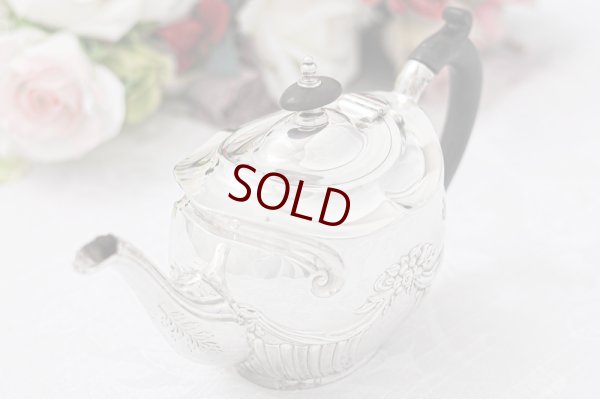 画像2: アンティークシルバー　アンティーク銀器　シルバープレート製 1900-05年　訳あり!　 ハンドチェイシング バチェラーサイズ ティーポット