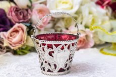 画像1: アンティークシルバー　アンティーク銀器　純銀製(925)　1901年　鳥とお花の透かし細工 クランベリーグラス　小さ目シュガーバスケット  (1)