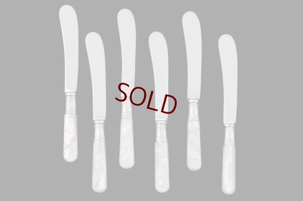 画像8: アンティークシルバー、アンティーク銀器  シルバープレート製 1900年前後 白蝶貝ハンドル　ティーナイフ 6本セット 