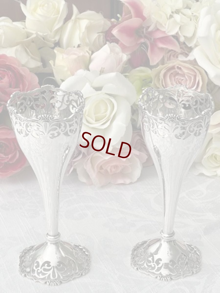 画像3: アンティークシルバー、アンティーク銀器、純銀製（925）1918年　マッピン＆ウェッブ　透かし細工の花器　ペアセット (3)