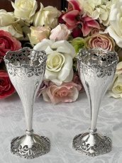 画像3: アンティークシルバー、アンティーク銀器、純銀製（925）1918年　マッピン＆ウェッブ　透かし細工の花器　ペアセット (3)