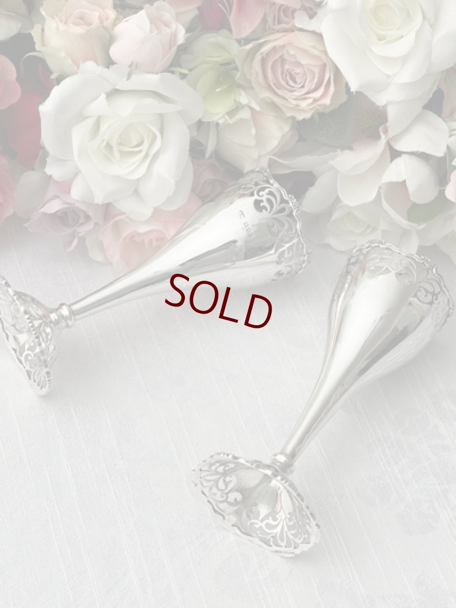 画像5: アンティークシルバー、アンティーク銀器、純銀製（925）1918年　マッピン＆ウェッブ　透かし細工の花器　ペアセット (5)