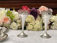 画像8: アンティークシルバー、アンティーク銀器、純銀製（925）1918年　マッピン＆ウェッブ　透かし細工の花器　ペアセット (8)