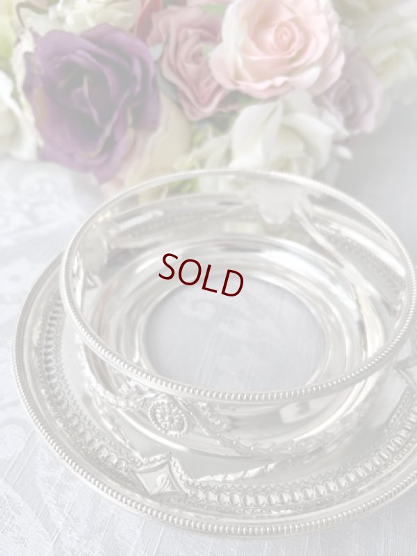 画像9: アンティークシルバー、アンティーク銀器、シルバープレート製  Martin Hall リボンとお花のガーランド アカンサスの摘み 美手彫り彫刻 バターディッシュ