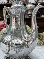 画像10: アンティークシルバー、アンティーク銀器、純銀製（925）1849年 特級   お花の彫刻がエレガントなティー＆コーヒー4点セット (10)