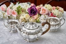 画像1: アンティークシルバー、アンティーク銀器、純銀製(925) 1827年  ジョージアン メロンシェイプ　ティー 3点セット (1)