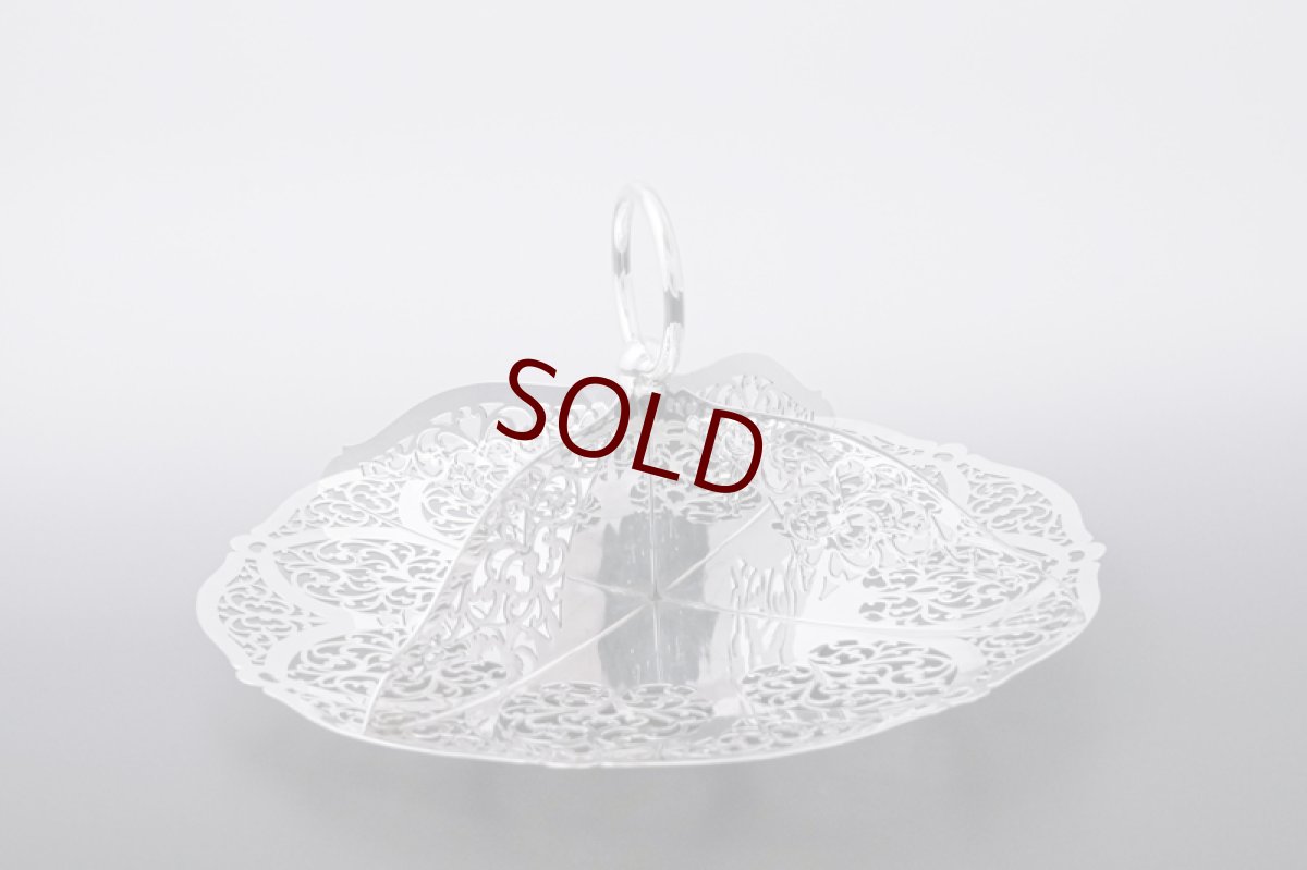 画像6: ヴィンテージシルバー、シルバープレート製　美透かし細工 直径24cm　サンドイッチトレイ (6)