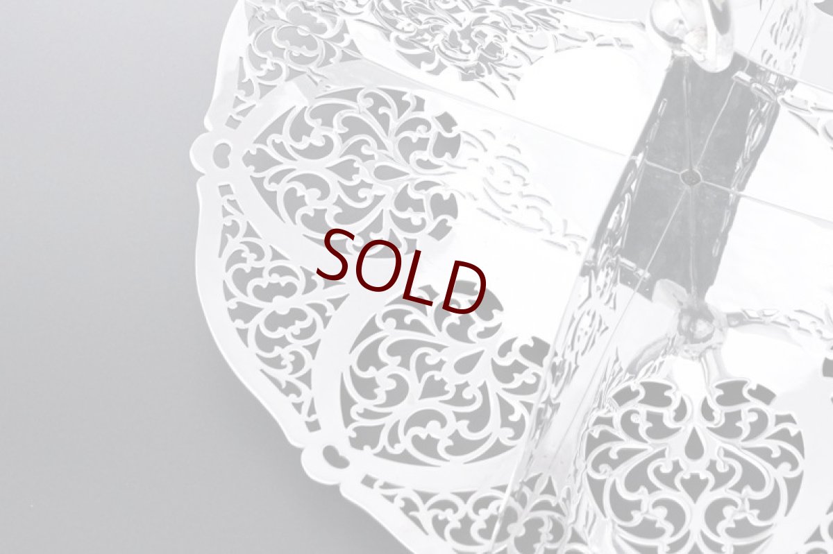 画像2: ヴィンテージシルバー、シルバープレート製　美透かし細工 直径24cm　サンドイッチトレイ (2)