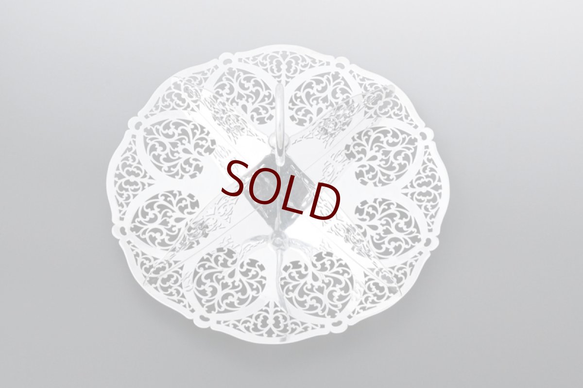 画像1: ヴィンテージシルバー、シルバープレート製　美透かし細工 直径24cm　サンドイッチトレイ (1)