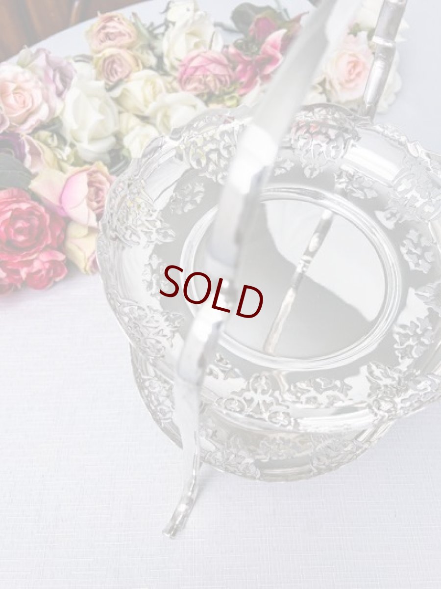 画像5: アンティークシルバー、アンティーク銀器、シルバープレート　美しいピアッシングが入ったお花のようなプレート　二段　アフタヌーンティー　ケーキスタンド (5)