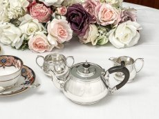 画像2: アンティークシルバー、アンティーク銀器　純銀製(925)1914,1936,1939年　バーナード制作　鏡面が美しいバチェラーティーセット (2)