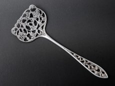 画像3: アンティークシルバー、アンティーク銀器、シルバープレート　お花とスクロールのハンドカット透かし細工　ミニサーバー (3)