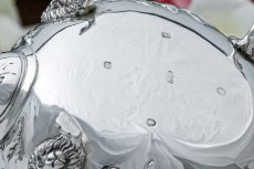 画像11: アンティークシルバー、アンティーク銀器、純銀製（925）1853年 ロココスタイル 薔薇、お花、エンジェルの彫刻　バチェラーサイズ　ティーポット (11)