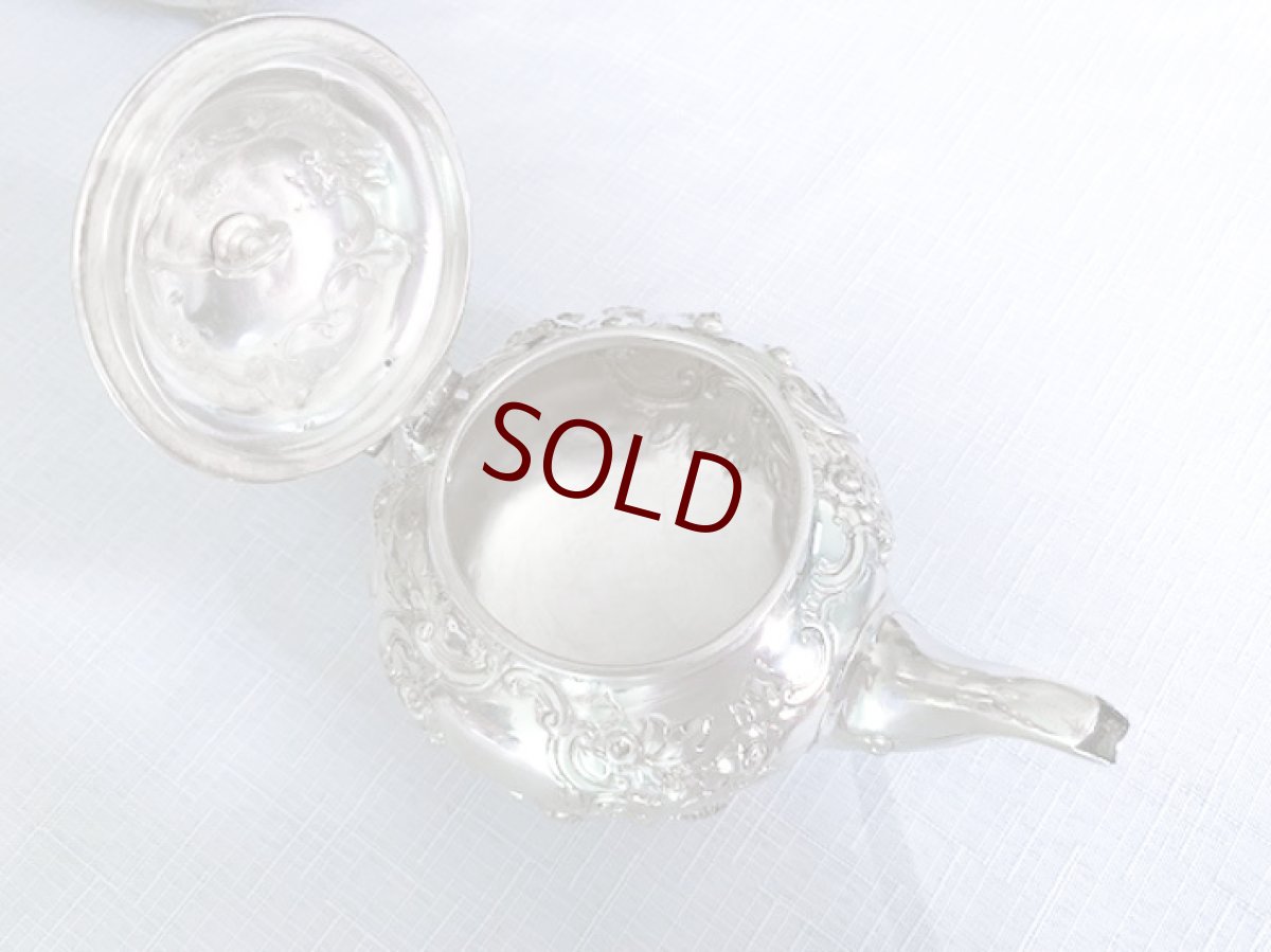 画像12: アンティークシルバー、アンティーク銀器、純銀製（925）1853年 ロココスタイル 薔薇、お花、エンジェルの彫刻　バチェラーサイズ　ティーポット (12)