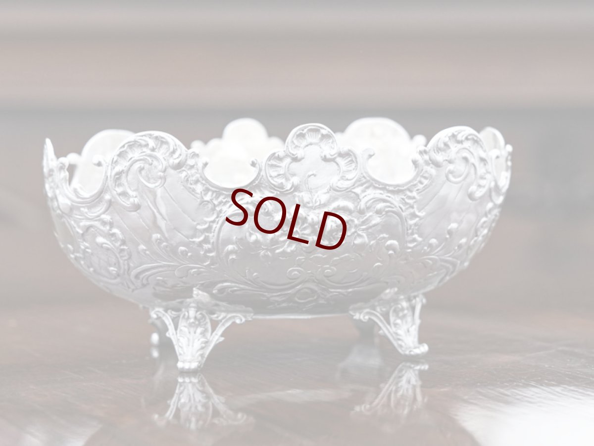 画像3: アンティークシルバー、アンティーク銀器、純銀製（800) ドイツ製 ロココスタイル 　花とスクロール装飾の彫刻　ボンボンディッシュ (3)