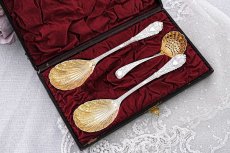 画像1: アンティークシルバー、アンティーク銀器、シルバープレート製 1884年 金鍍金ボウル デザートサービングカトラリーセット (1)