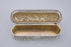 画像6: アンティークシルバー、アンティーク銀器　純銀製（９２５）1899年 マッピン＆ウェッブ　美打ち出し彫刻 内側金鍍金　 エンジェルのヴァニティーボックス (6)