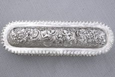 画像5: アンティークシルバー、アンティーク銀器　純銀製（９２５）1899年 マッピン＆ウェッブ　美打ち出し彫刻 内側金鍍金　 エンジェルのヴァニティーボックス (5)