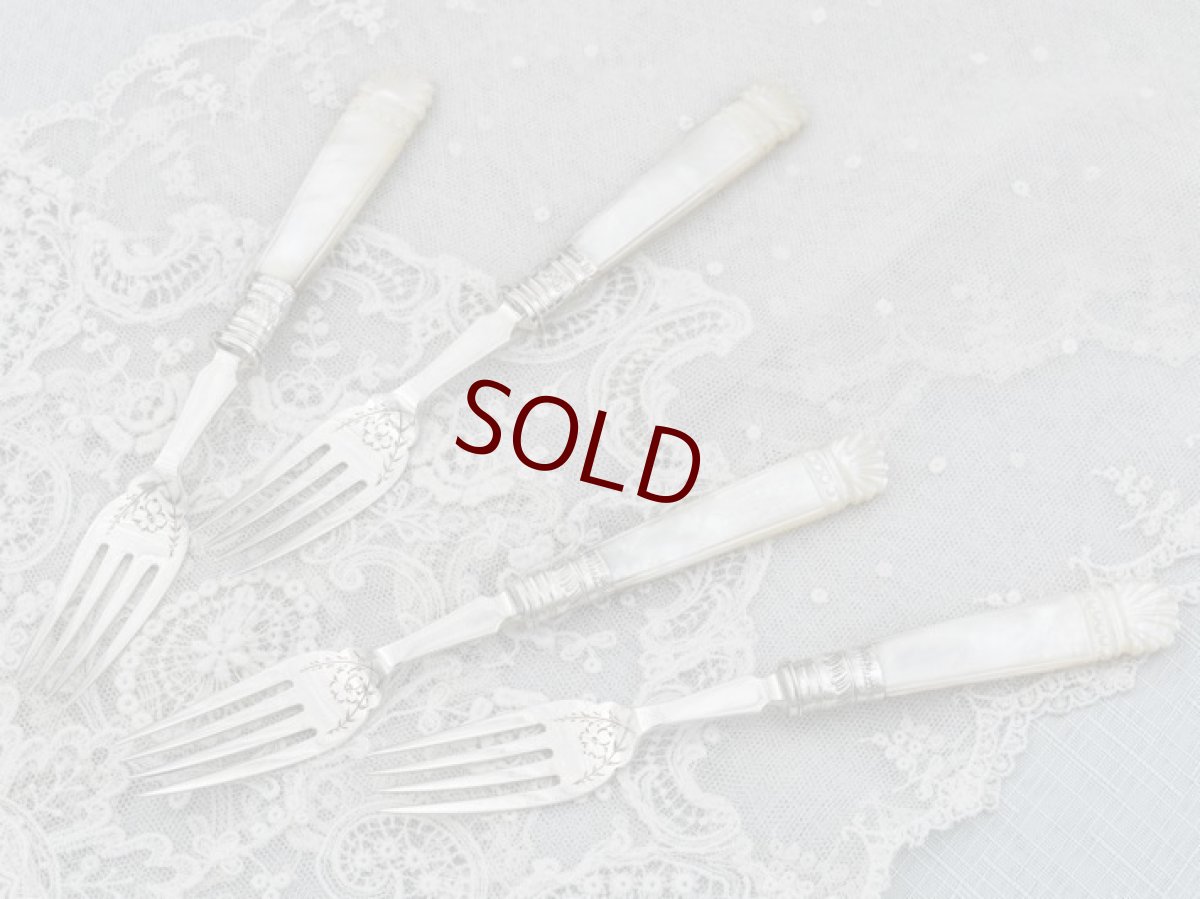 画像7: アンティークシルバー、アンティーク銀器、純銀製（925）1899年　白蝶貝ハンドル　手彫り　フィッシュカトラリー4組セット (7)