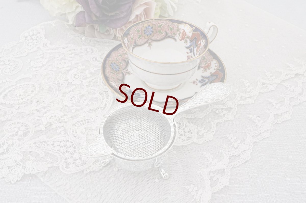 画像6: ヴィンテージシルバー、純銀製(925)　1972年 スタンド付き　花とスクロール装飾のティーストレイナー (6)