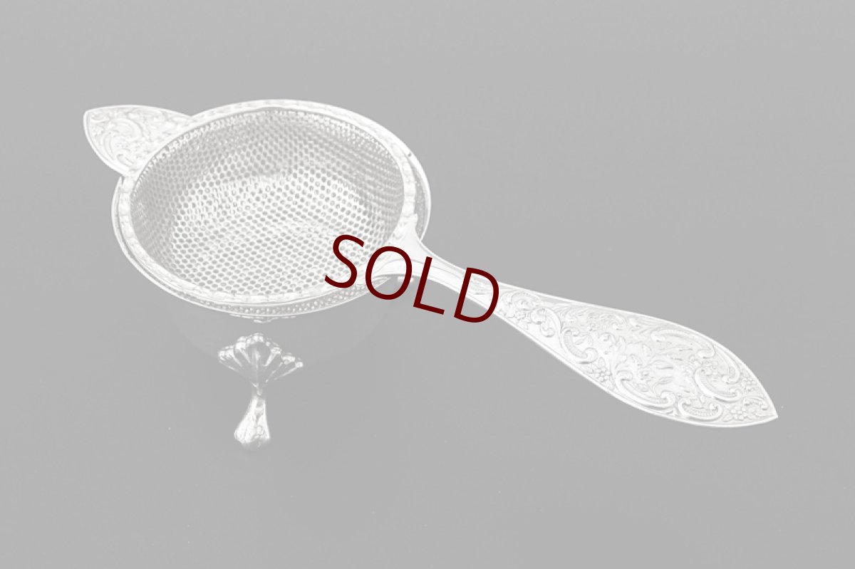 画像7: ヴィンテージシルバー、純銀製(925)　1972年 スタンド付き　花とスクロール装飾のティーストレイナー (7)