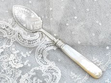 画像3: アンティークシルバー、アンティーク銀器、 純銀製(925) 1896年　白蝶貝ハンドル ジャムスプーン (3)