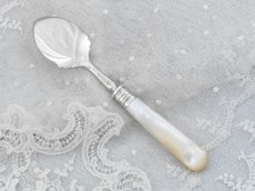 画像4: アンティークシルバー、アンティーク銀器、 純銀製(925) 1896年　白蝶貝ハンドル ジャムスプーン (4)
