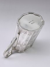 画像12: アンティークシルバー、アンティーク銀器、シルバープレート製 マッピン＆ウェッブ ヴィクトリア後期 お花のガーランドとシールド装飾 ティー3点セット (12)