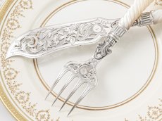 画像9: アンティークシルバー、アンティーク銀器、純銀製（925）1878年　白蝶貝ハンドル　スクロールの透かし細工　フィッシュサーバーセット (9)