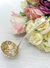 画像3: アンティークシルバー、アンティーク銀器、純銀製(925) 1825年 ジョージアン 金鍍金　花模様の透かし細工　 シュガーシフタースプーン (3)