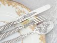 画像10: アンティークシルバー、アンティーク銀器、純銀製（925）1867年  彫刻入り 見事なツイストハンドル　クリスニング チャイルド カトラリー 3点セット