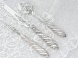 画像2: アンティークシルバー、アンティーク銀器、純銀製（925）1867年  彫刻入り 見事なツイストハンドル　クリスニング チャイルド カトラリー 3点セット (2)