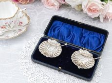 画像2: アンティークシルバー、アンティーク銀器、純銀製（925）1903年制作 かわいらしいシェル型　ソルト＆ペッパーディッシュセット (2)