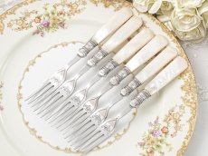 画像5: アンティークシルバー、アンティーク銀器、 純銀製(925) 1908年 ロココスタイル美しいスクロール装飾 白蝶貝ハンドル デザートカトラリー 6組セット (5)