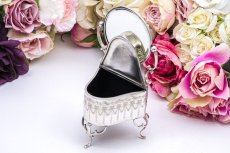 画像2: アンティークシルバー、アンティーク銀器、純銀製(925)  1924年　ミラー付き　リボンガーランドの打ち出し　ジュエリーボックス (2)