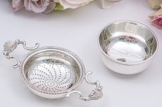 画像5: ヴィンテージシルバー、純銀製(925)　1968年 スタンド付き　可愛らしいシェルモチーフのティーストレイナー (5)