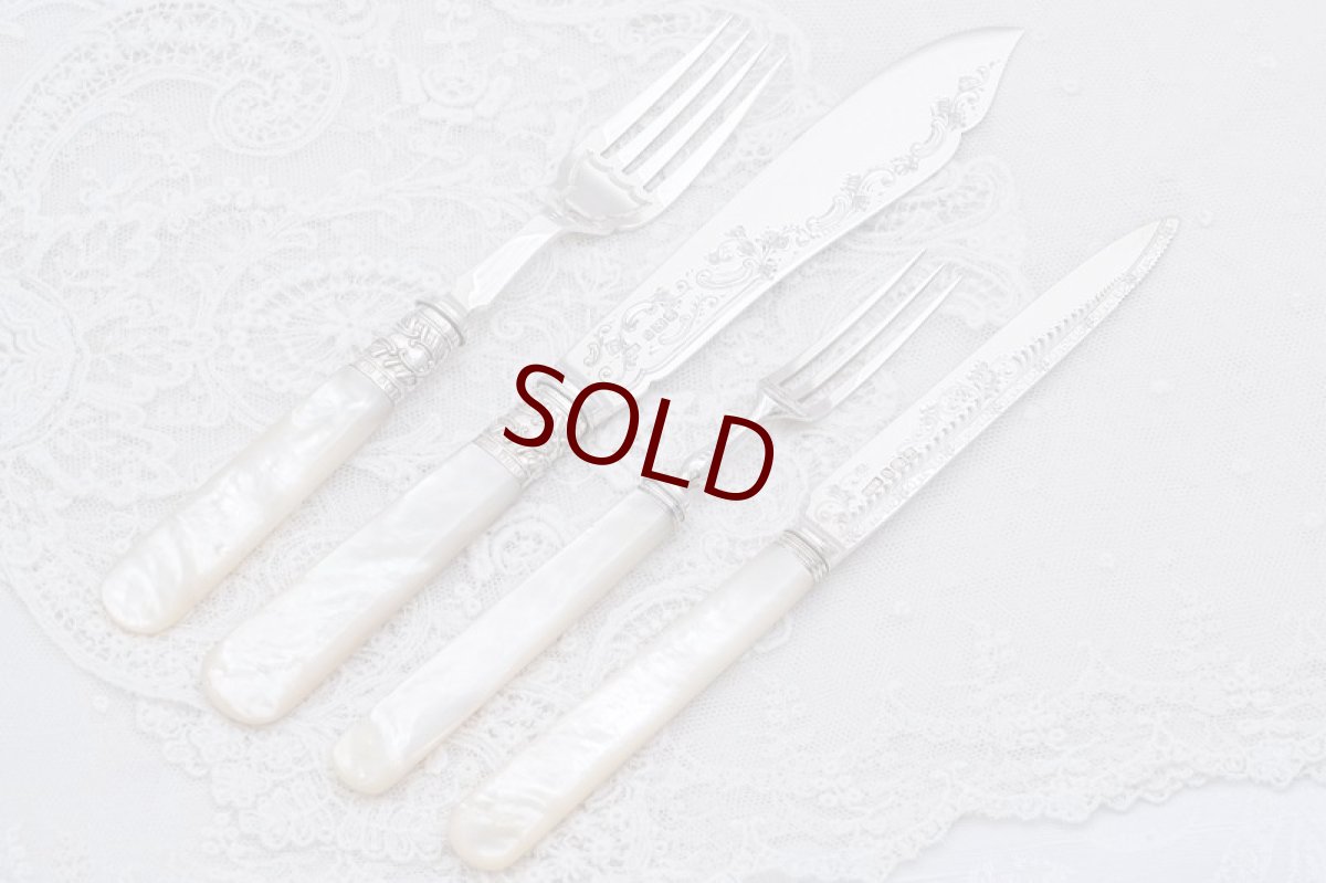 画像1: アンティークシルバー、アンティーク銀器、希少 純銀製(925) 白蝶貝ハンドル  フィッシュカトラリー6組&デザートカトラリー6組 24本セット (1)