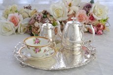 画像7: アンティークシルバー、アンティーク銀器、シルバープレート製  ヴィクトリア時代中期  葉模様の鋳金透かし細工 優美なスクロールの手彫り彫刻 31cm サルヴァ (7)