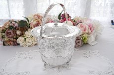 画像9: アンティークシルバー、アンティーク銀器、シルバープレート製 ヴィクトリア時代後期 マッピン＆ウェッブ レア薔薇お花とスクロールの打ち出し彫刻 ビスケットボックス (9)