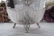 画像6: アンティークシルバー、アンティーク銀器、シルバープレート製 ヴィクトリア時代後期 マッピン＆ウェッブ レア薔薇お花とスクロールの打ち出し彫刻 ビスケットボックス (6)