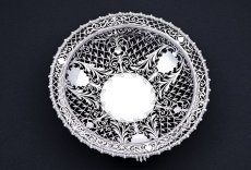 画像2: アンティークシルバー、アンティーク銀器　純銀製（925）1908年　特級　繊細なスクロール透かし細工が見事なフルーツ/ブレッドバスケット (2)