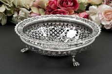 画像7: アンティークシルバー、アンティーク銀器　純銀製（925）1908年　特級　繊細なスクロール透かし細工が見事なフルーツ/ブレッドバスケット (7)